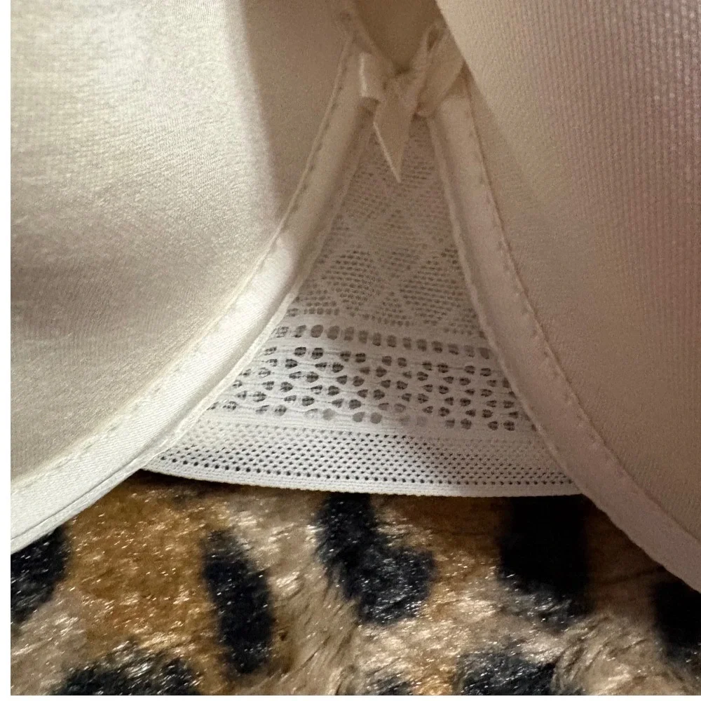 Chantelle C Magnifique Seamless T-Shirt‎ Bra Women 38DD - Picture 2 of 5